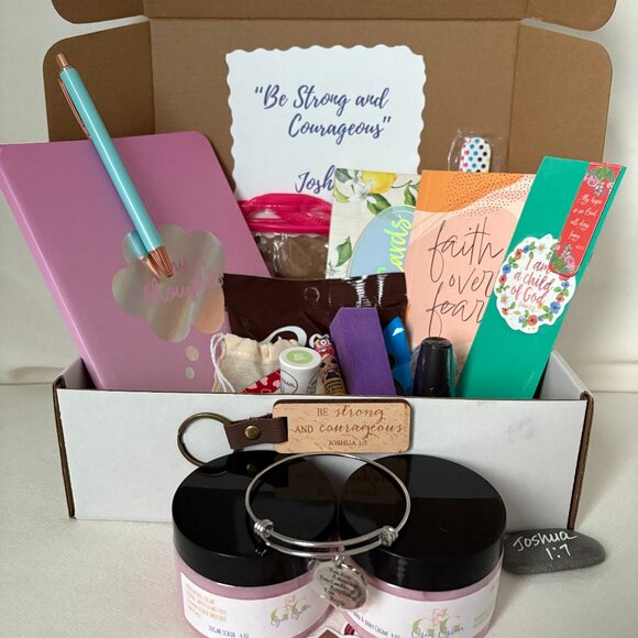 Mani Makeover Gift Box by Faith by Girl Glam - Picture 1 of 4